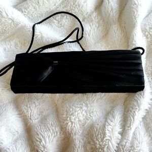Elegant and simple black purse